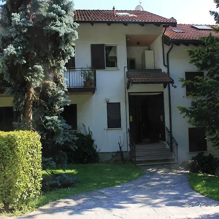 Sunflower Apartment *